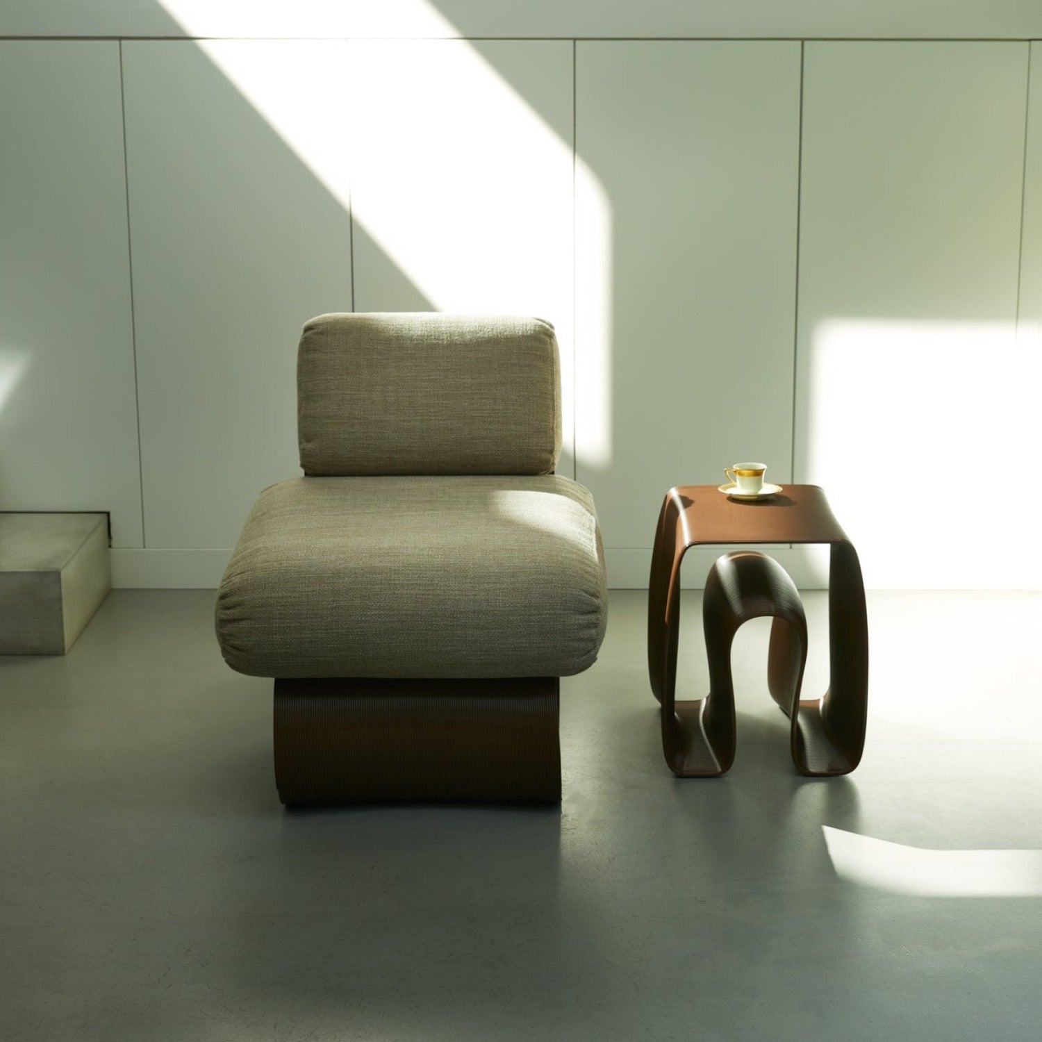 Lounge-chair-and-side-table-3d-printed